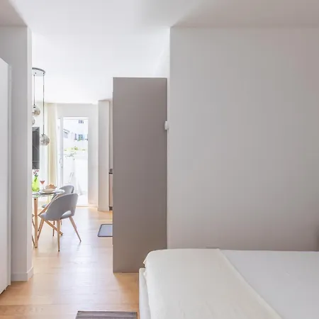 Iflat Modern Sunlit By The Colosseum Апартаменты Рим
